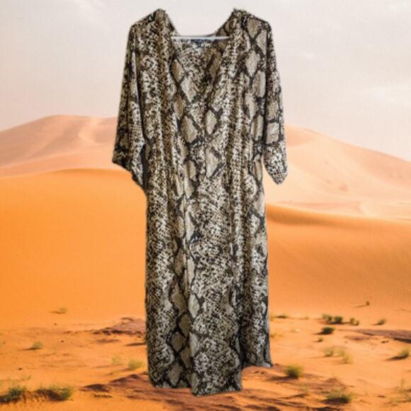 Sami & Jo Large NWOT short sleeve, snake print, 100% polyester dress. Work, Date - Picture 1 of 1